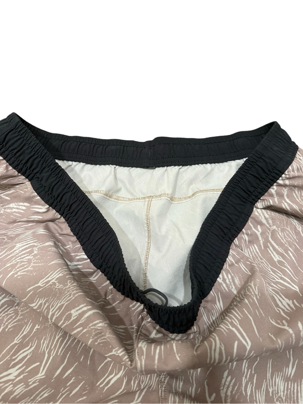 Vuori Men’s “Maverick Volley” Short 6” Inseam In Umber Lux Size XL Summer Beach - Picture 6 of 9